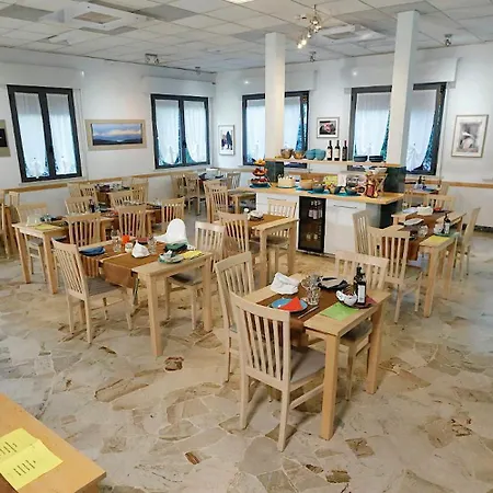 Hotel Lauretta 3*