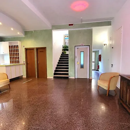 Lauretta Hotel
