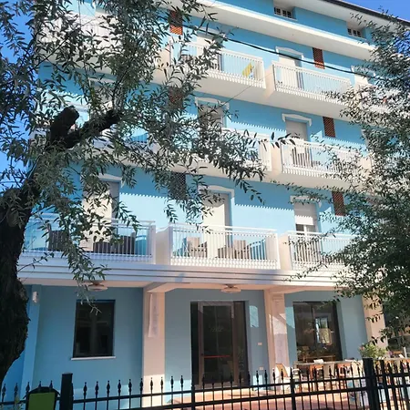 Lauretta Hotel 3*