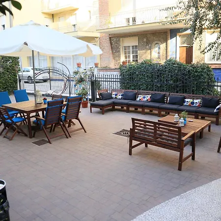 Lauretta Hotel