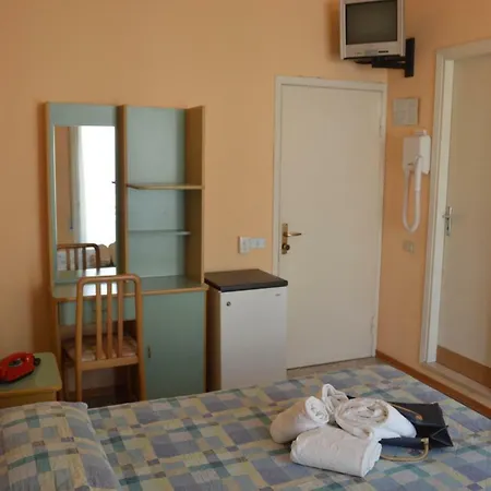 Hotel Lauretta 3*