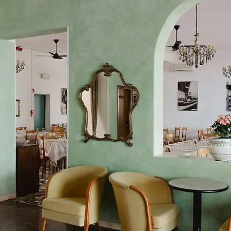 Hotel Lauretta 3*