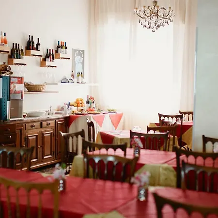 Lauretta Hotel 3*